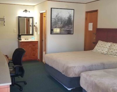 Room 103 With 2 Queen Beds On Indian Point