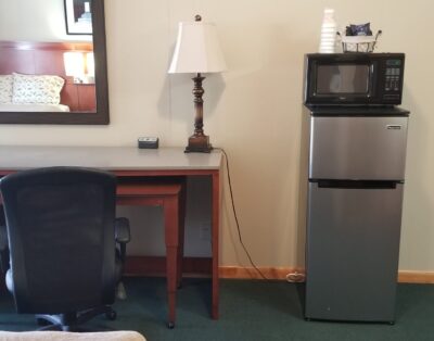 102 Kitchenette 2 Queen Beds-NO PETS